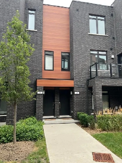 Townhome Available for Rent in Richmond Hill, Yonge / 16th Ave Image# 1