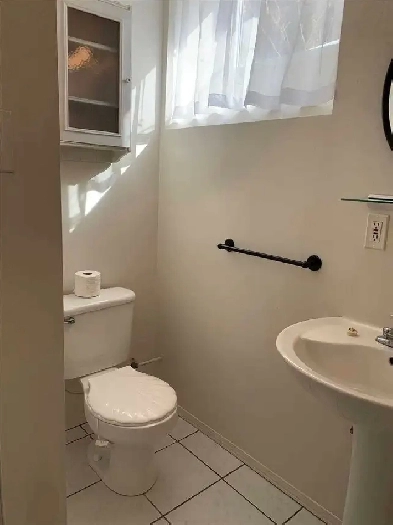 one room legal basement  in Brampton Image# 1