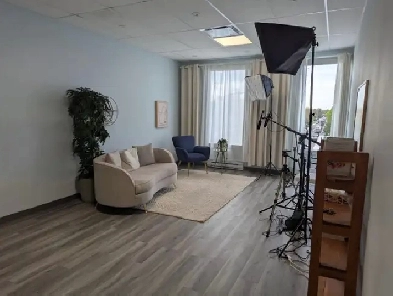 BUREAU À LOUER 420 PI.CA. À LAVAL Image# 1