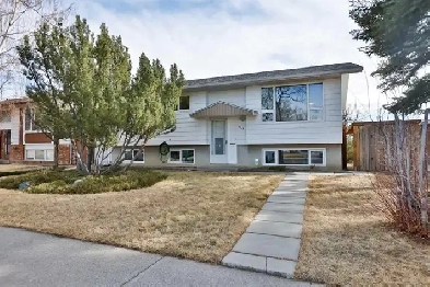 Spacious 3-Bed 1-Bath Main Floor Suite with Garage Option Image# 2