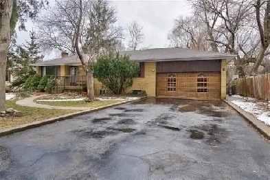 Basement: $1850 Utility at  QEW & Hurontario Mississauga Image# 1