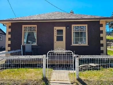 Delightful Crowsnest Cottage! Image# 7