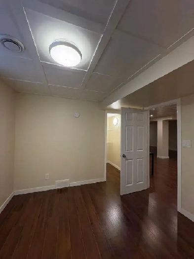3 Basement Rooms for Rent | Prime Location | Parking | Availabl Image# 1