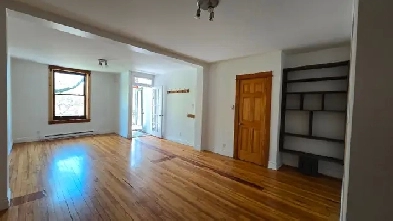 Grand 3 1/2, style-loft Mile End Large loft-style 3 1/2 Image# 1