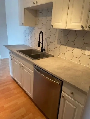 Beautifully Appointed 1 Bedroom Condo in Haysboro Image# 7