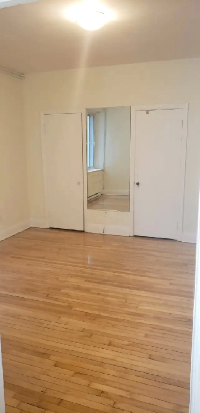 TRES Grand 4 ½ -  Metro Snowdon Image# 1