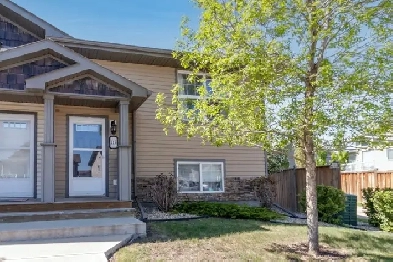 Beautiful Springbrook townhome Image# 1