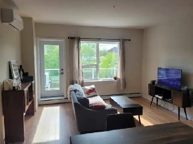 2-Bedroom   Den Apartment – Heat & Water Included – July 1st Image# 1