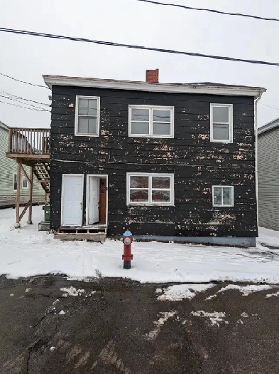 169 St George St W #4 - 1BR West, Top Floor, Parking Image# 1