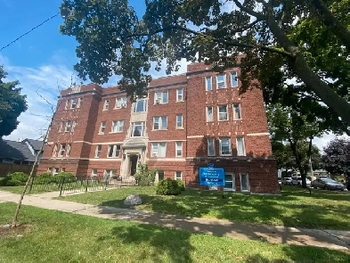 One Bedroom Apartment - beautiful location! Image# 2
