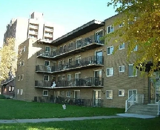 Bachelor - River View Apartments Image# 2