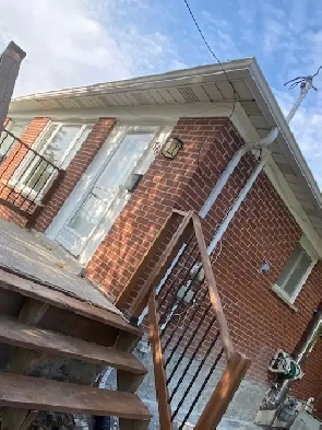 2-bedroom upper apartment for rent in NEWMARKET Image# 6