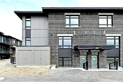 A TOTALLY 'CHIC' 2 BED   DEN 'ZEN' URBAN FLAT IN ORLEANS Image# 7