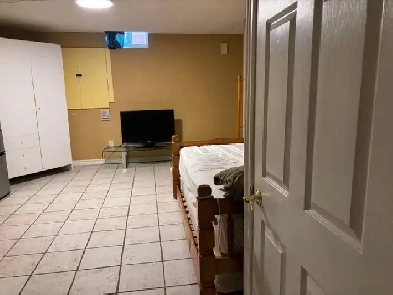 Thornhill 1-Bed Basement–Separate Ent. Private Bath. Transit A Image# 4