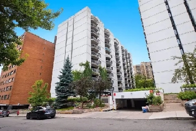 Condo centre-ville Montréal meublé tout compris Image# 1