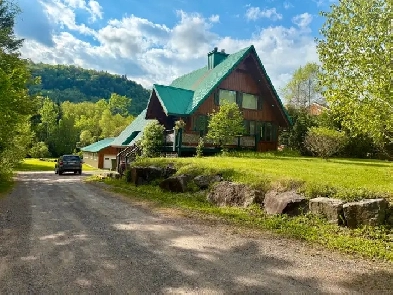 Chalet du Hibou caché: 3 ch.  2.5 sdb avec vue sur Stoneham Image# 1