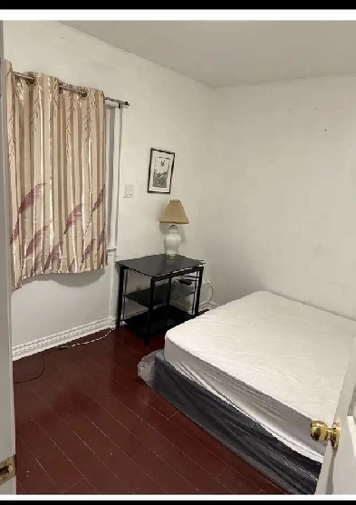 first floor bedroom for rent Image# 1