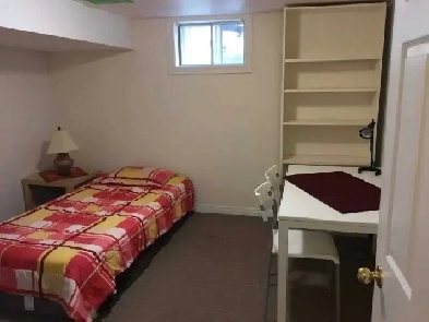 Room for Rent in Beasment in Richmond Hill L4C2W3 for men just Image# 1