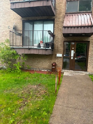 Condo à Louer Image# 1