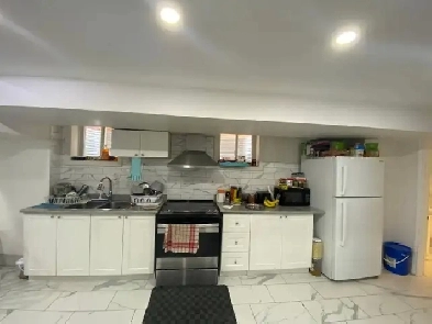 Basement for rent in Square one Area Image# 1