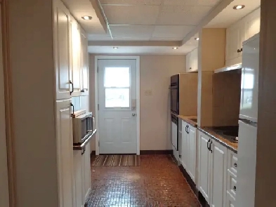 WOW 2 BEDROOM APARTMENT on Large Country Property Available Image# 1