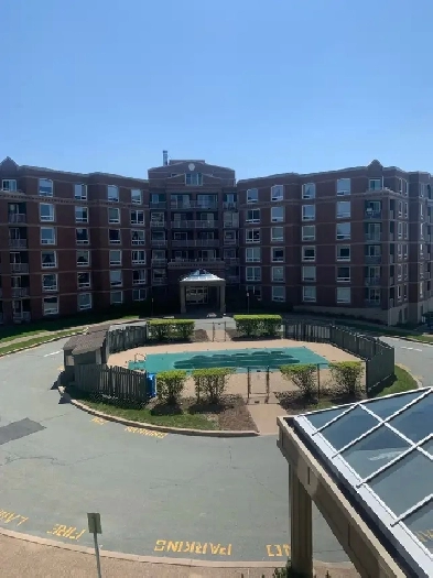 spacious 2 bedroom 2 bath condo Regency Park drive Image# 1