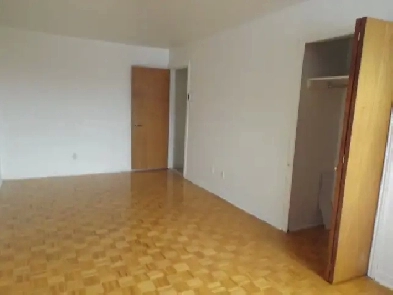 3 1/2 libre pour 1er juillet a Montreal Image# 1