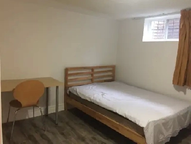Private Room Steps Away from UTSC and Centennial College Image# 3