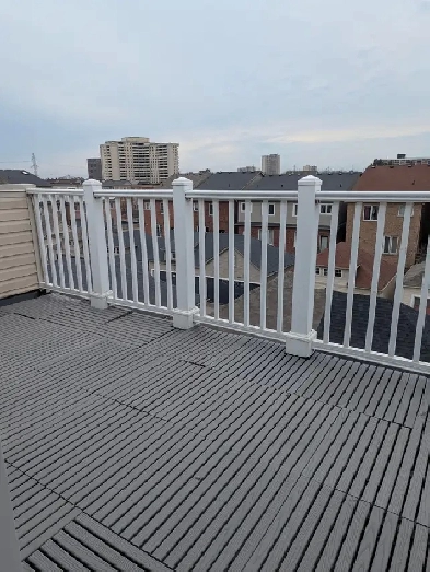 Female, July 1st, 3rd flr room, balcony/parking @York University Image# 8