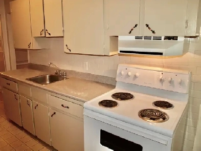 Centrally located large 2 bedroom Image# 1