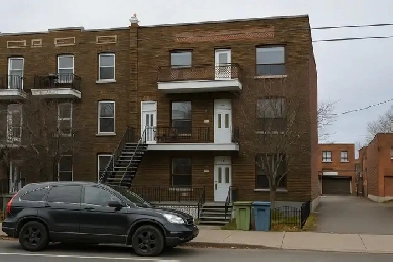 Grand 7½ à Verdun – Rez-de-chaussée, Cour, Sous-sol – Disponible Image# 1