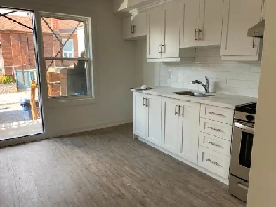 Nice One Bedroom Apartment at Eglinton & Dufferin Image# 11