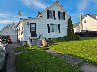 22 FROST AVE, LONG SAULT, ON Image# 2