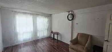 large furnished room for rent - Image# 4