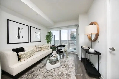 Yonge & Eglinton - 1 Bedroom 1 Bathroom - Outdoor Pool Is Open! Image# 9
