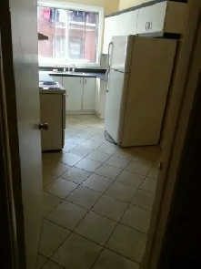 Large 41/2 in front of M. Plamondon, Hot water included Image# 3