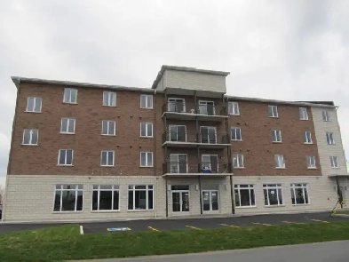 4 1/2 Style Condo avec Garage Victoriaville Image# 7
