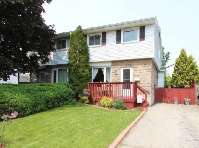 Welcome to this 2-storey semi-detached home in Brantford! Image# 4