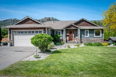 Beautiful Home on Large Rayleigh Lot Image# 1