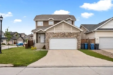 SAGE CREEK.4 BEDROOMS. 2.5 BATHS  $609,900 OFFERS ANYTIME! Image# 10