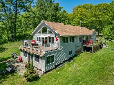 Horseshoe Lake Waterfront Home with In-Law Suite and Bunkie! Image# 7