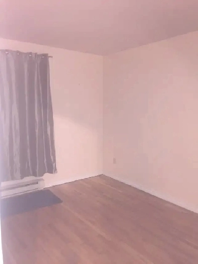 Condo 4 ½ / 2BR – Métro & Parc – Stationnement – $1800 Image# 5