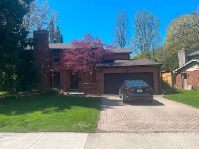 Charming 4-Bedroom Home in Old Beechwood, Waterloo Image# 2