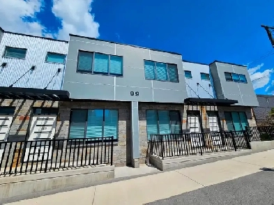 Downtown 2 Bedroom Townhouse Image# 12