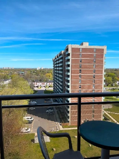 $850July01Birchmount/Sheppard FurnishedHighriseFEMALES Image# 3