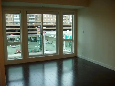 1 Bed   Den / 2 Full Bath Condo on Jasper Ave, Available Sept 1 Image# 4