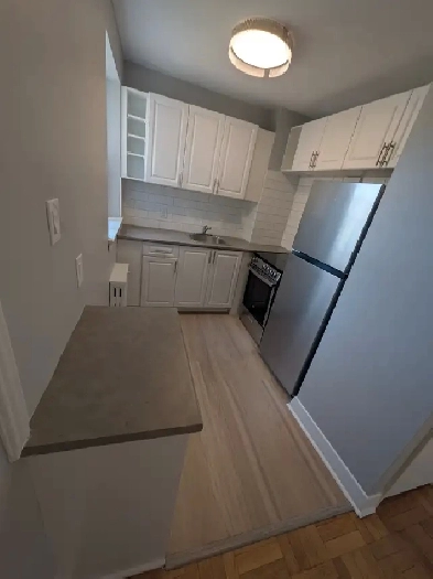 2 Bedroom Renovated Apt Royal York/Dundas Etobicoke July 1st Image# 1