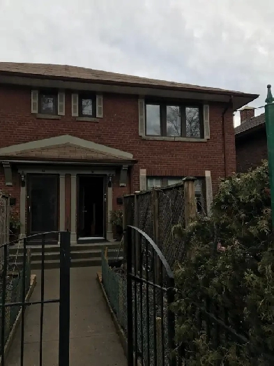 2 Bed 2 Bath Apartment - 15 Castle View Image# 1