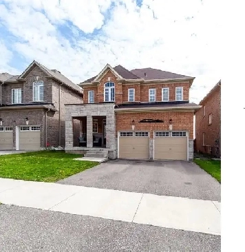 Detached House For Rent|4 Bdrms Den/2.5 Bths 2250 sq. ft| Image# 1