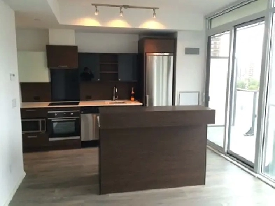 Bachelor studio for rent in Downtown Toronto Yonge & Bloor Area Image# 4